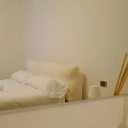 Bwr - Two-room Near The Station, Venini